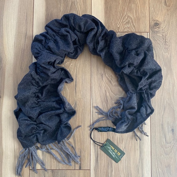 Eddie Bauer scarf - Picture 1 of 5